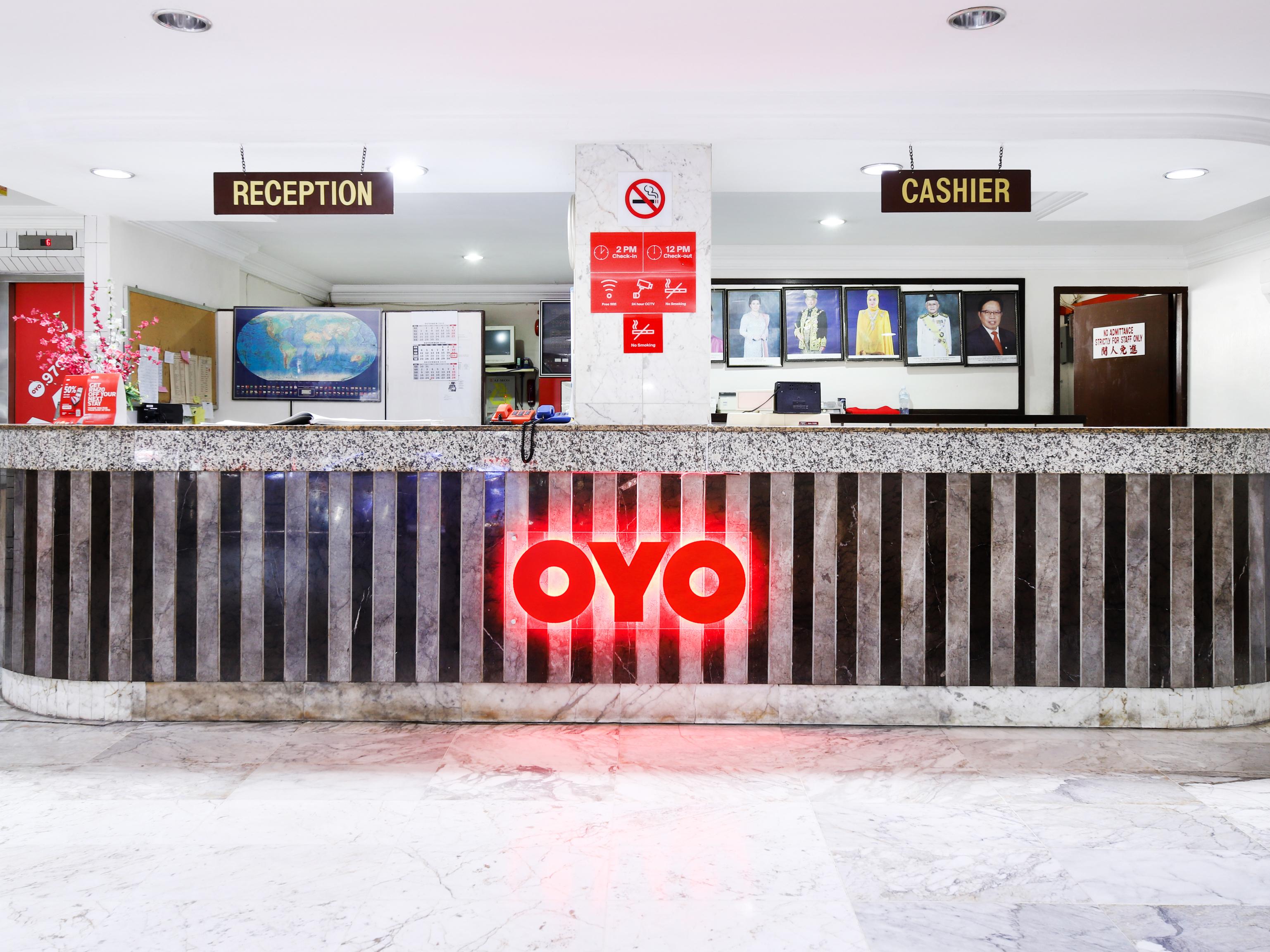 Super Oyo 979 Hua Kuok Inn Кучинг Экстерьер фото