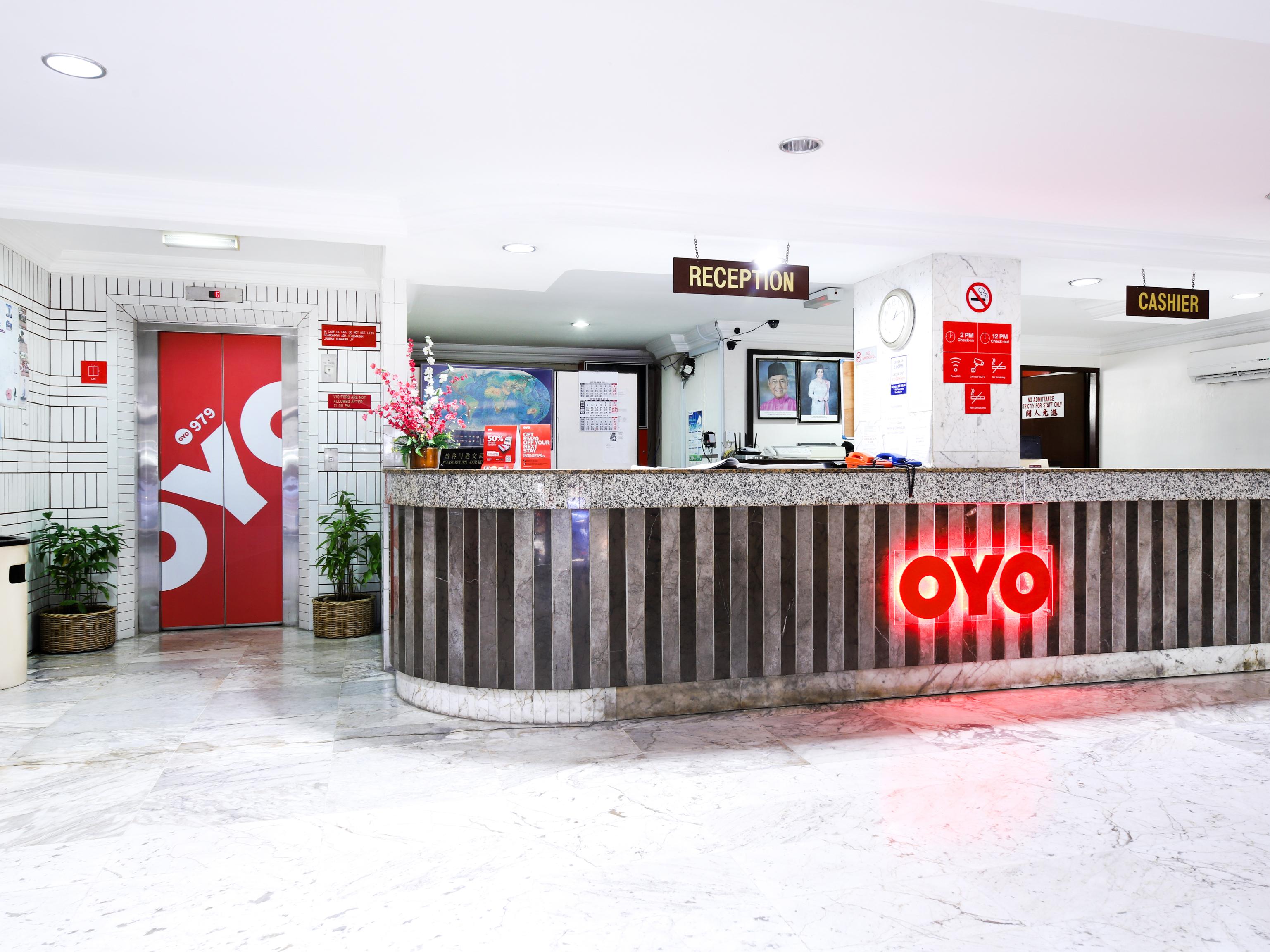 Super Oyo 979 Hua Kuok Inn Кучинг Экстерьер фото